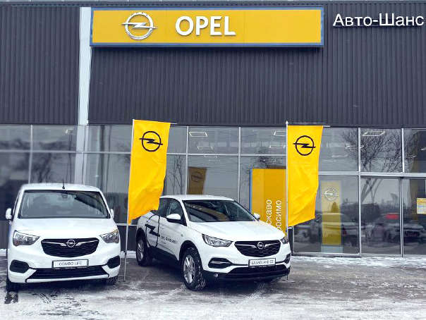 Opel Центр «Авто-Шанс» у Кропивницькому, вхід